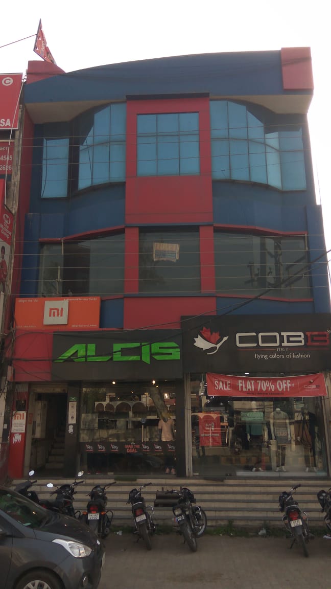 Commercial 3-Storeyed Bldg